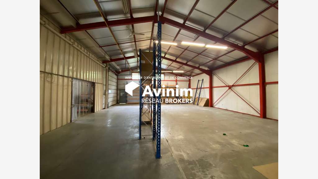 A louer local d'activité mixte sur 3000m² à Domène