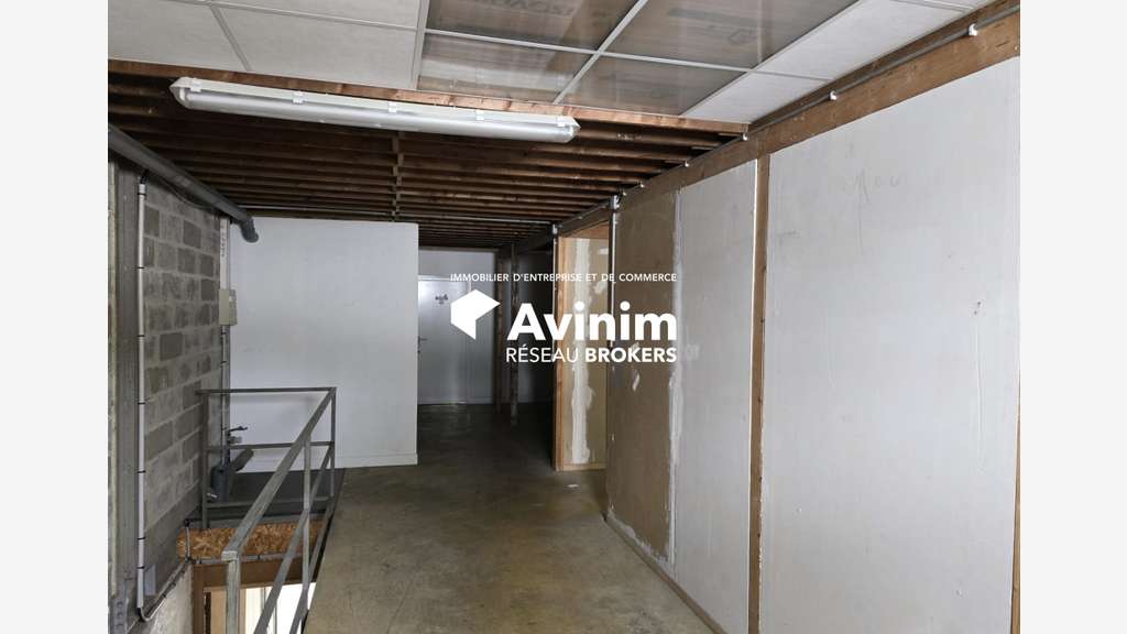 A louer entrepôt stockage 180m² à Domont