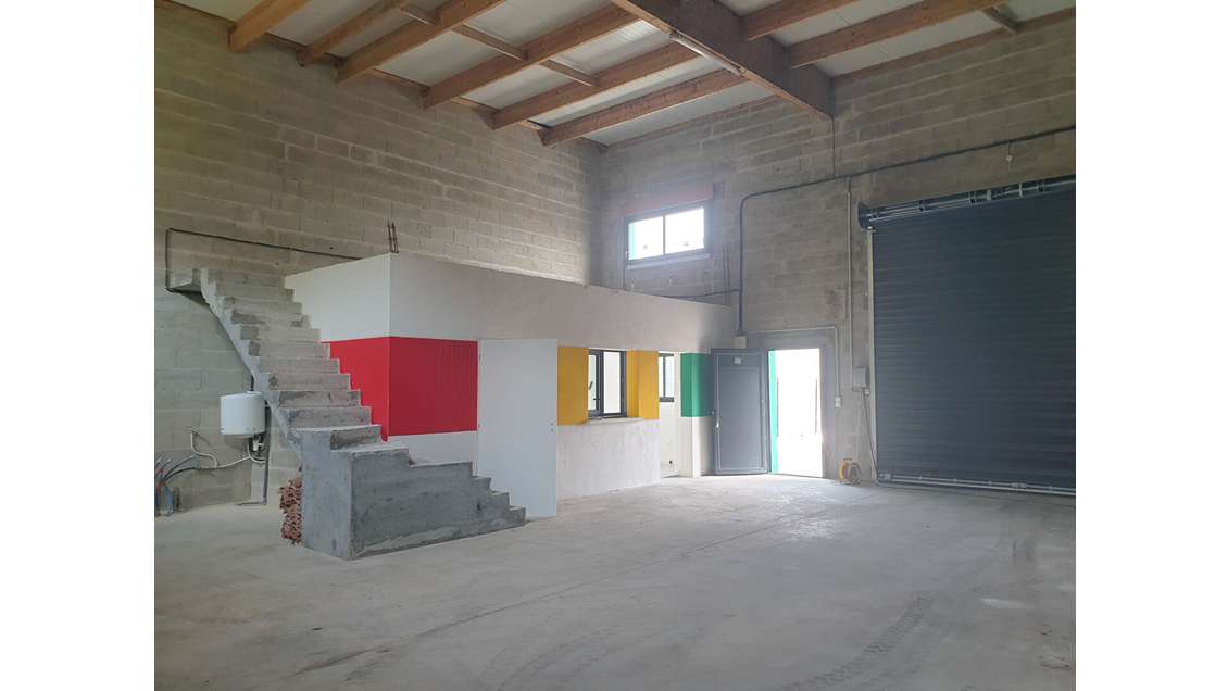 A louer entrepôt 123m² Dompierre-sur-Mer N11