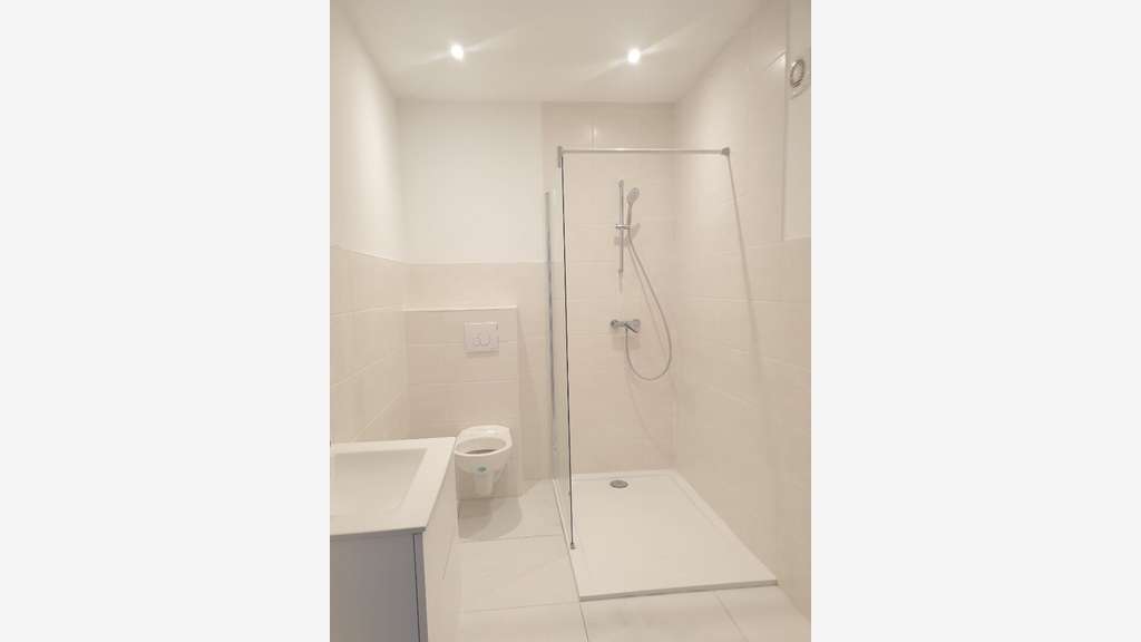 A louer entrepôt 124m² Dompierre-Sur-Mer accès N11