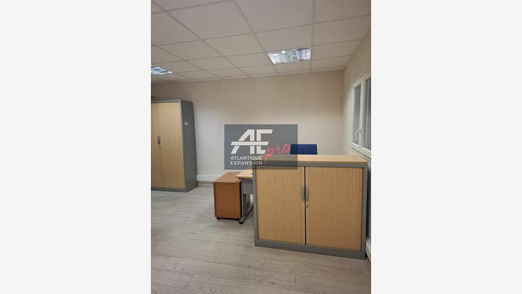 A louer local d'activité entrepôt 372m² à Donges
