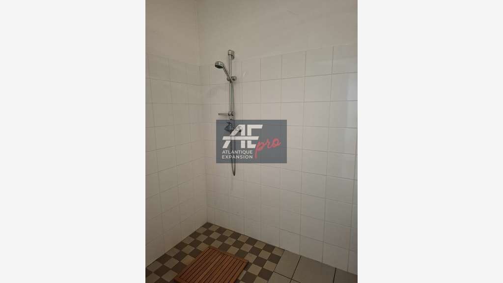 A louer local d'activité entrepôt 372m² à Donges