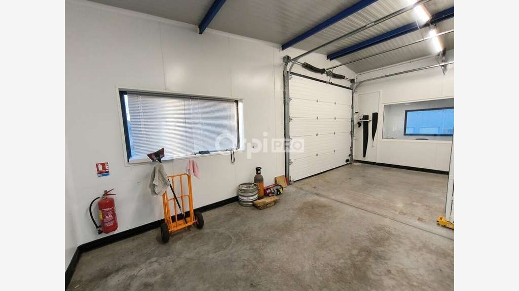 A louer local 180m² à Donzenac accèss A20/A89