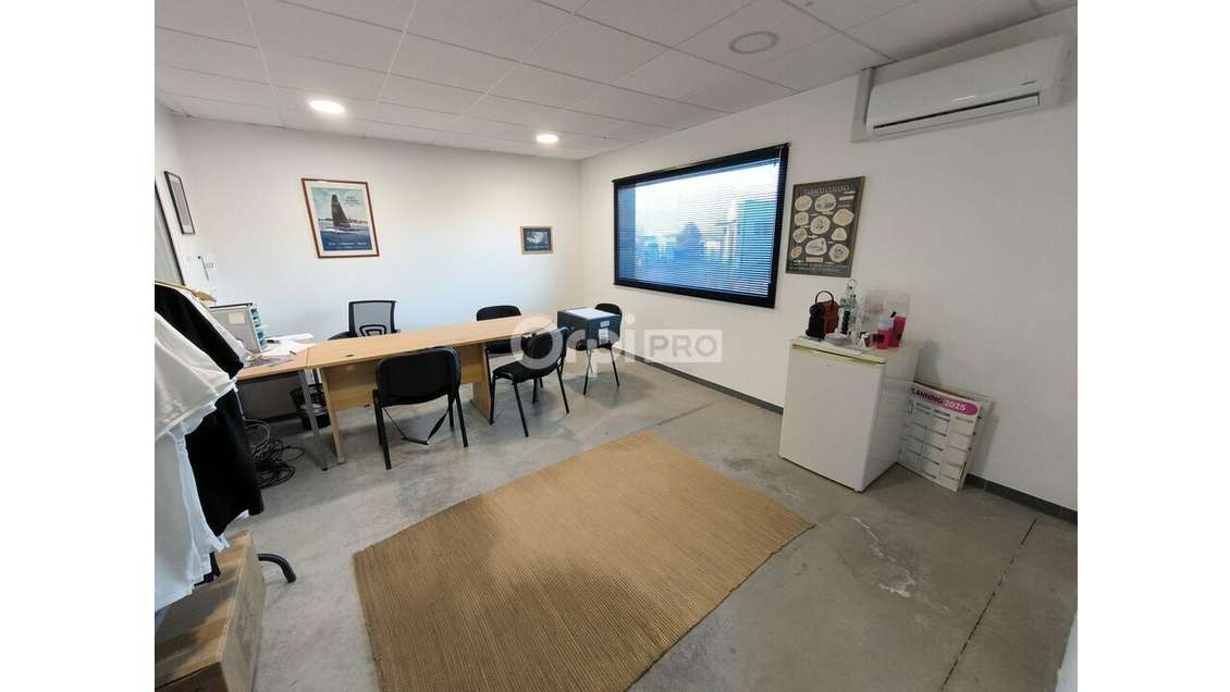 A louer local 180m² à Donzenac accèss A20/A89