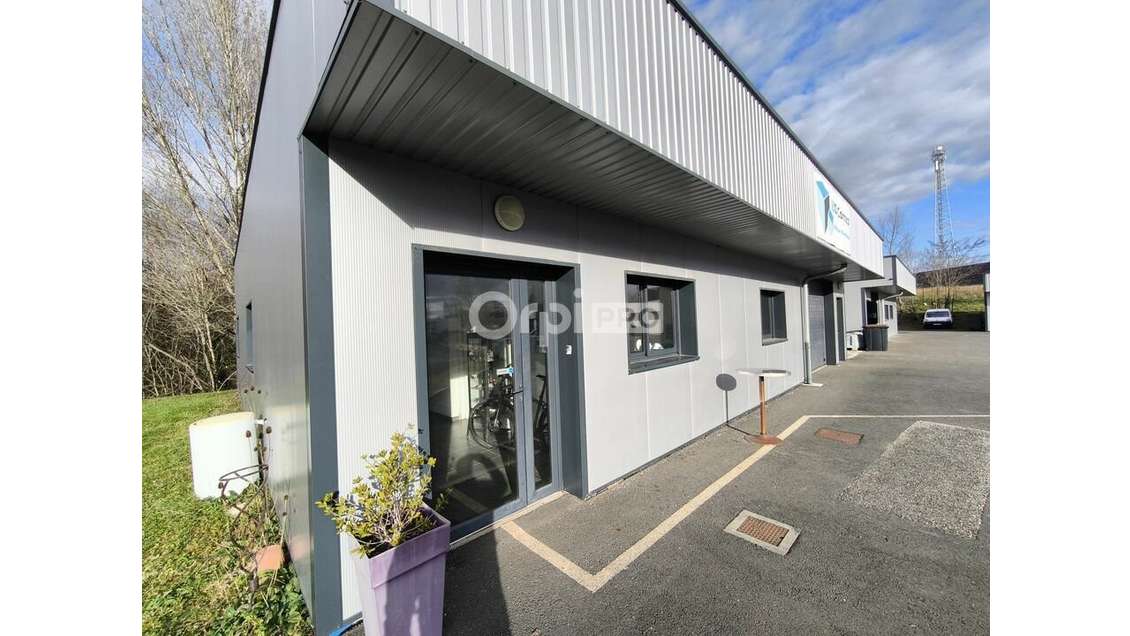 A louer local pro de 180m² à Donzenac prox A20/A89