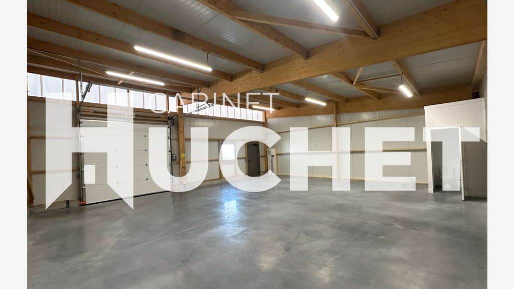 À louer local d'activité neuf 154m² à Douvres
