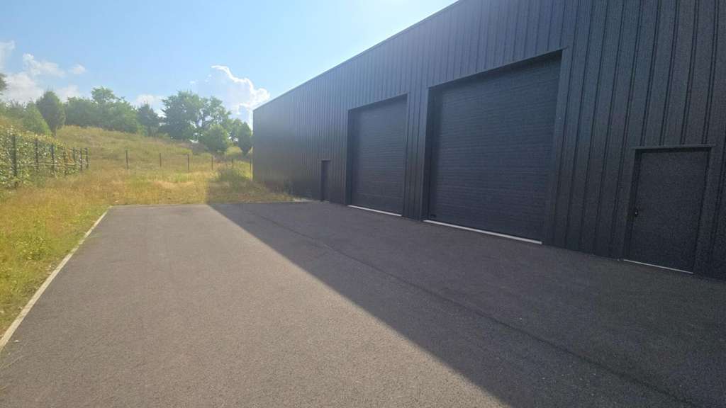 Loue local d'activité 349m² Dreux zone commerciale
