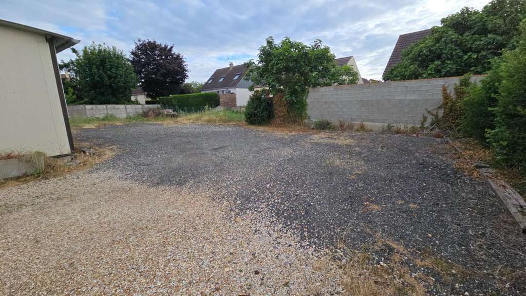 Local activité de 375m² sur 1424m² sur Dreux