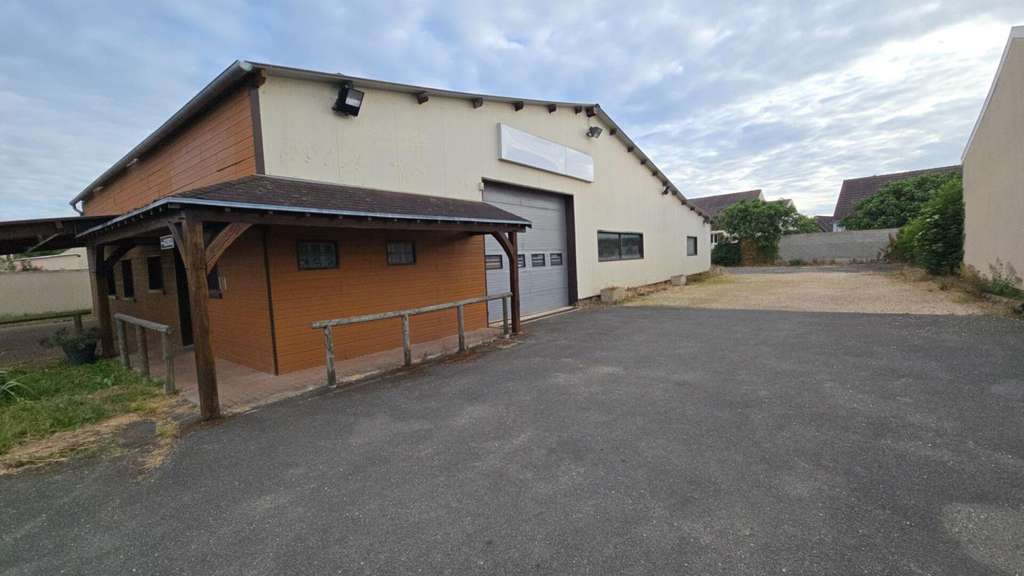 Local activité de 375m² sur 1424m² sur Dreux