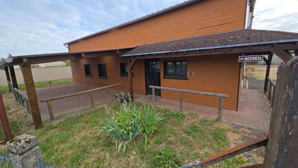 Local activité de 375m² sur 1424m² sur Dreux