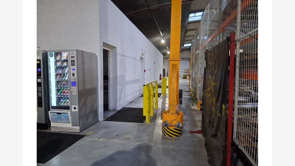 À louer – Local industriel de 3 479 m² à Dreux – E