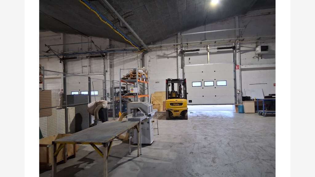 À louer local industriel 3479m² Dreux PA la Radio