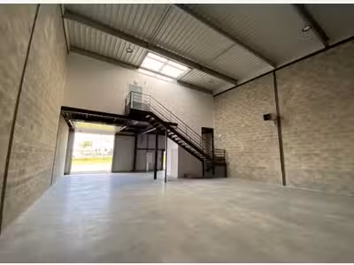 À louer – Local d'activités de 232 à 531 m² à Drou