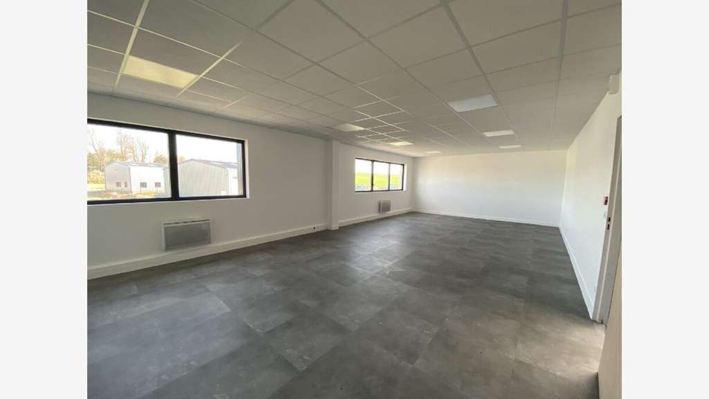 À louer – Local d'activités de 232 à 531 m² à Drou