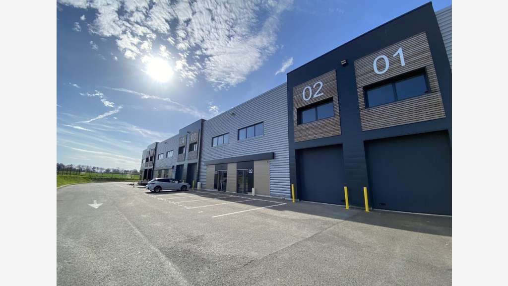 À louer – Local d'activités de 232 à 531 m² à Drou