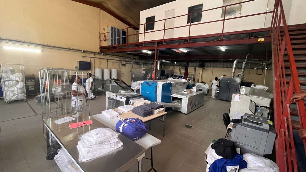 A louer dépôt de 360m² emplacement central Ducos