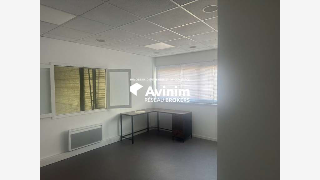 A louer local d'activité de 128m² en zi à Eaubonne