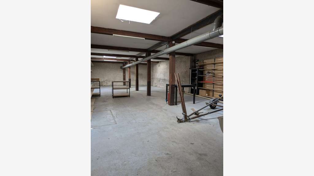 Locaux d'activités 680m² à louer à Échirolles