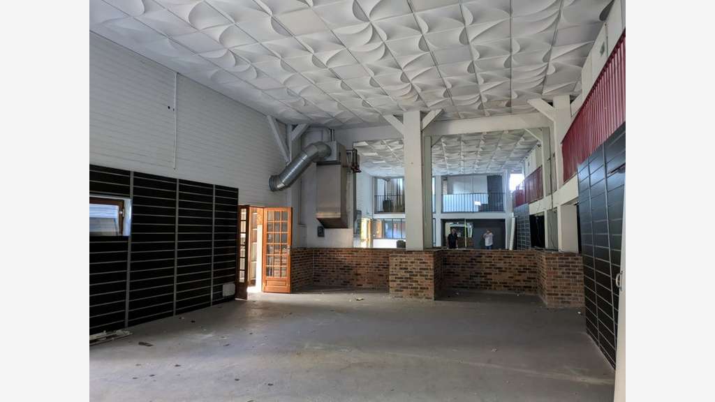 Locaux d'activités 680m² à louer à Échirolles