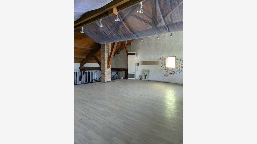 Locaux d'activités 680m² à louer à Échirolles