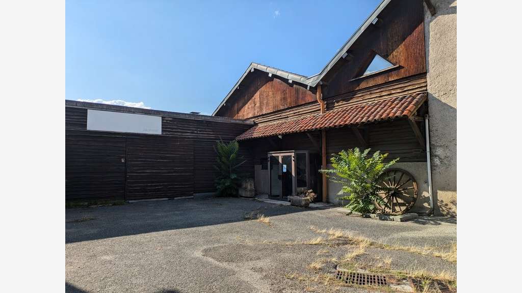 Locaux d'activités 680m² à louer à Échirolles