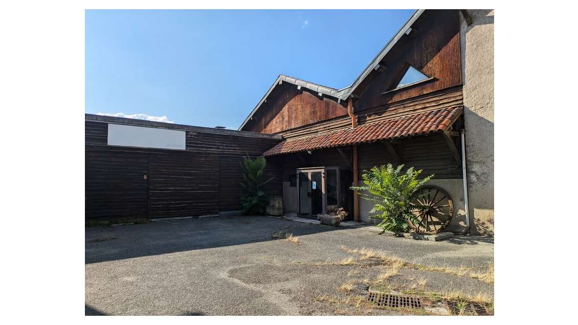 Locaux d'activités 680m² à louer à Échirolles