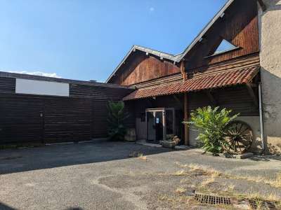 Locaux d'activités 680m² à louer à Échirolles
