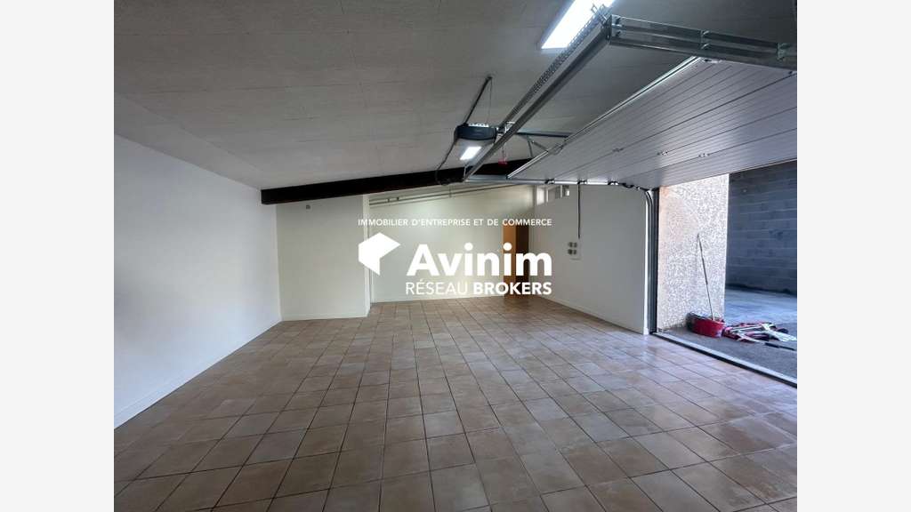 Local d’activité 178m² HSP 4 m à Échirolles