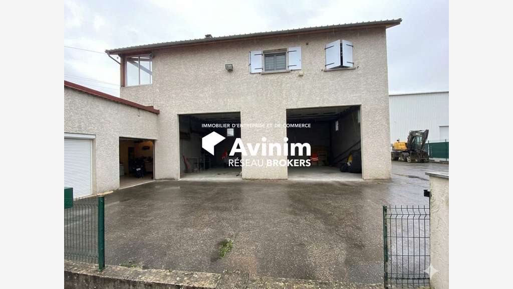 Local d’activité 178m² HSP 4 m à Échirolles