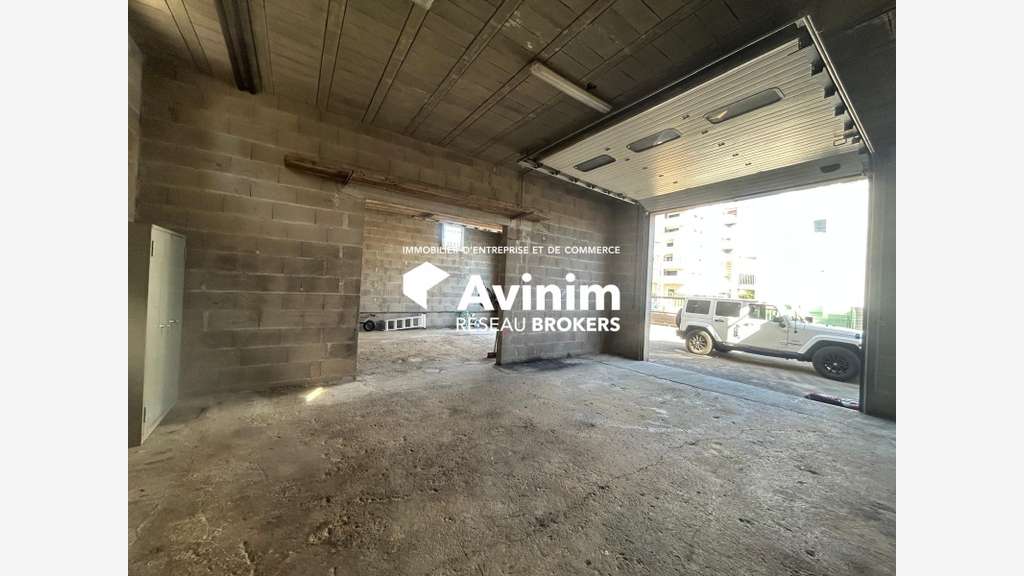 Local d’activité 178m² HSP 4 m à Échirolles