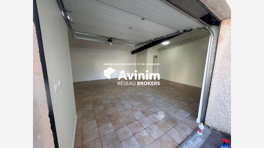Local d’activité 178m² HSP 4 m à Échirolles