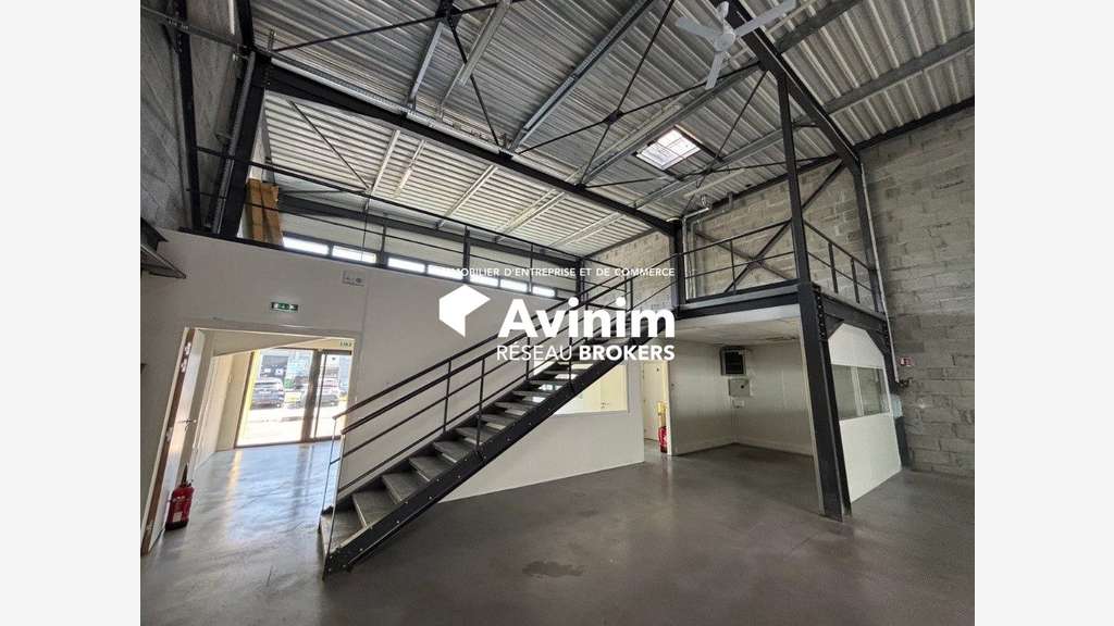 Bâtiment 342m² avec parkings à Échirolles