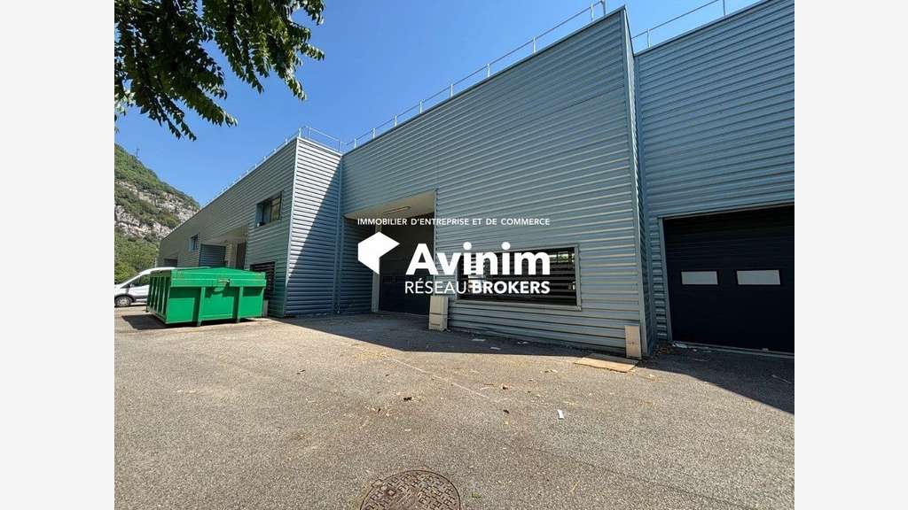 Bâtiment 342m² avec parkings à Échirolles
