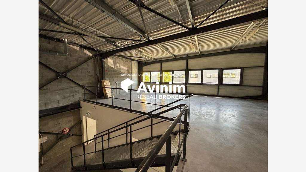 Bâtiment 342m² avec parkings à Échirolles