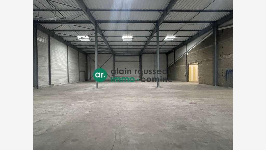 A louer local activité 1520m² zone ind. Écouflant