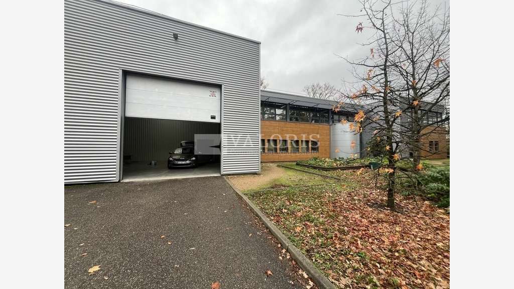 Atelier et bureaux à louer parc sécurisé à Ecully