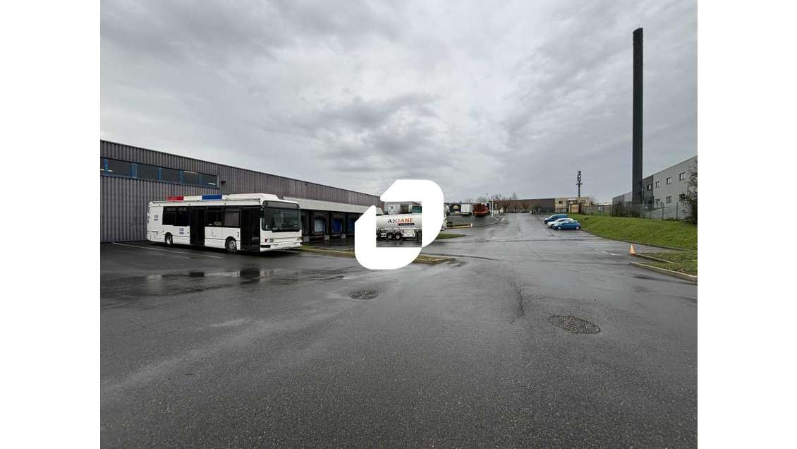 A louer Local d'activité 2750m² Egly