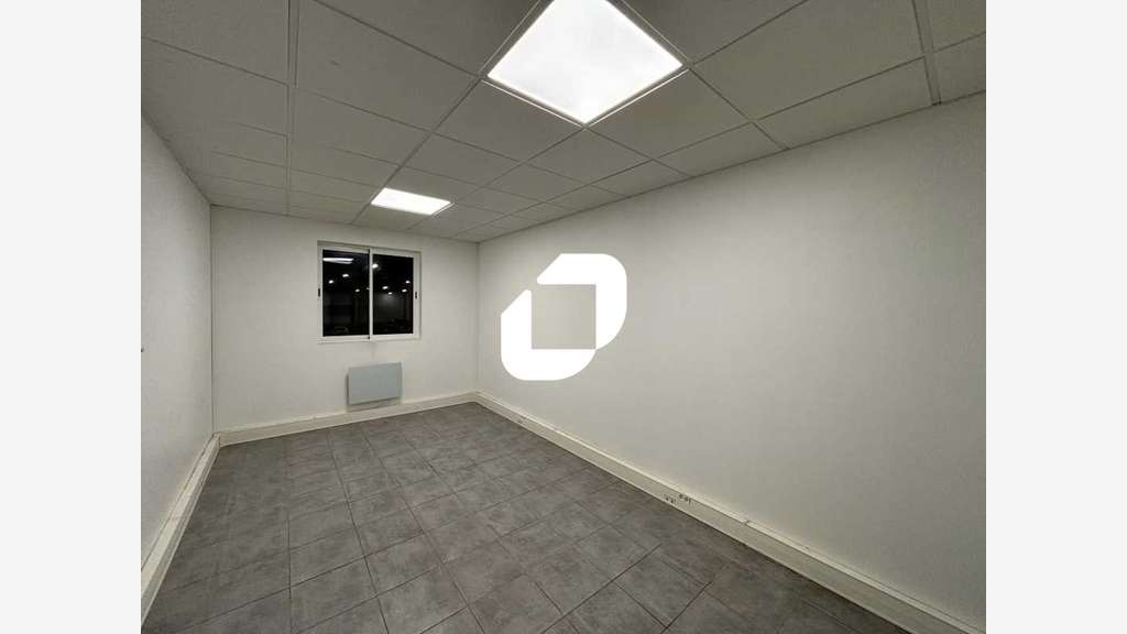 A louer Local d'activité 2750m² Egly