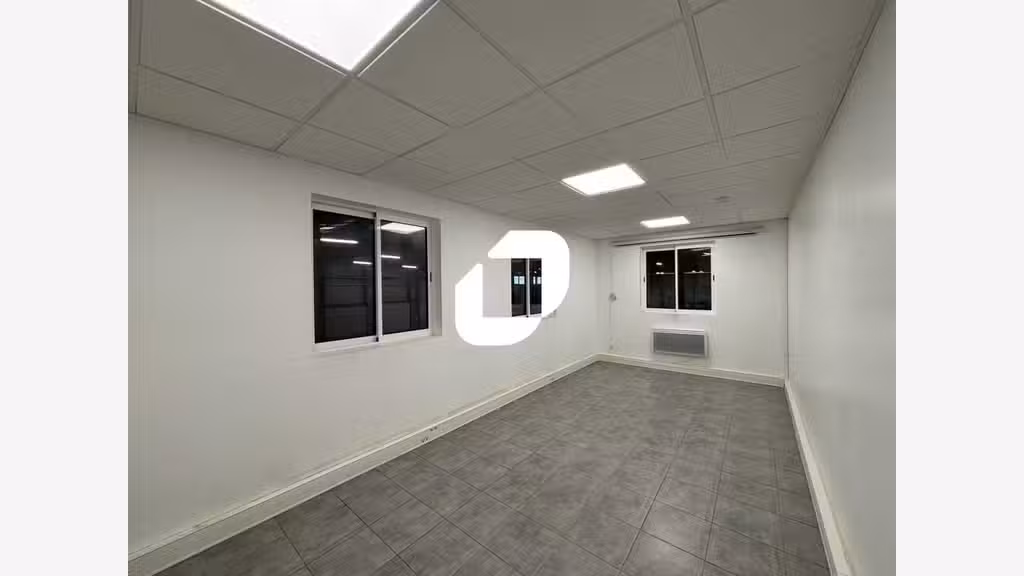 A louer Local d'activité 2750m² Egly