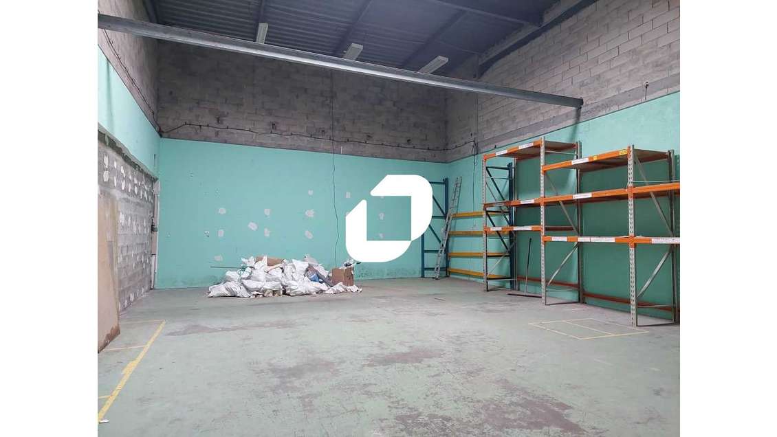 A louer Local d'activité 214m² Elancourt