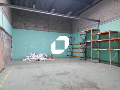 Location Locaux d'activités - Entrepôts à Élancourt