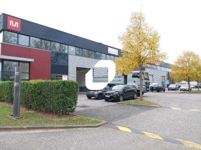 Location Locaux d'activités - Entrepôts à Élancourt