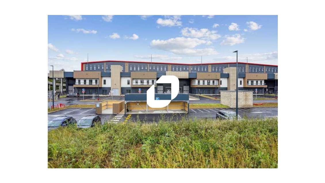 A louer Local d'activité 1077m² Elancourt