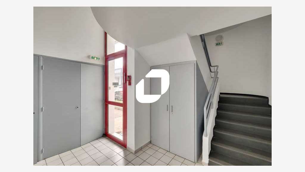 A louer Local d'activité 382m² Elancourt
