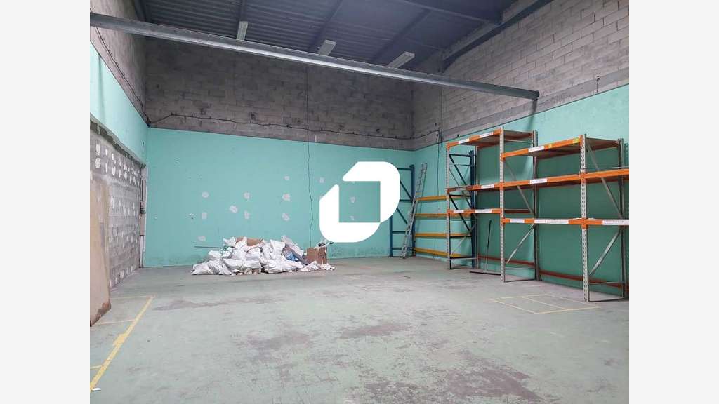 A louer Local d'activité 214m² Elancourt