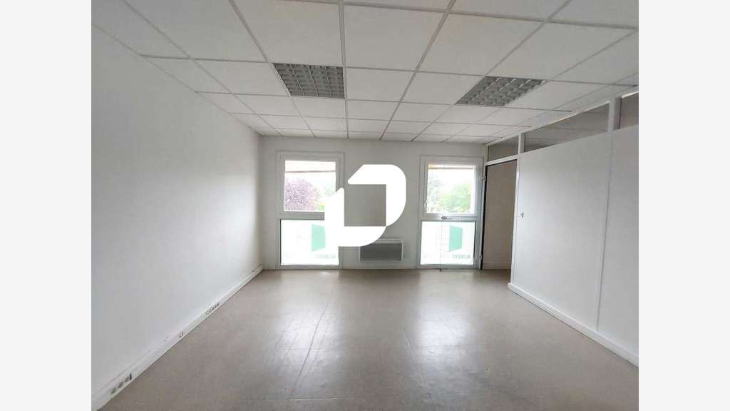 A louer Local d'activité 214m² Elancourt