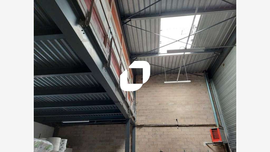 A louer Local d'activité 320m² Elancourt