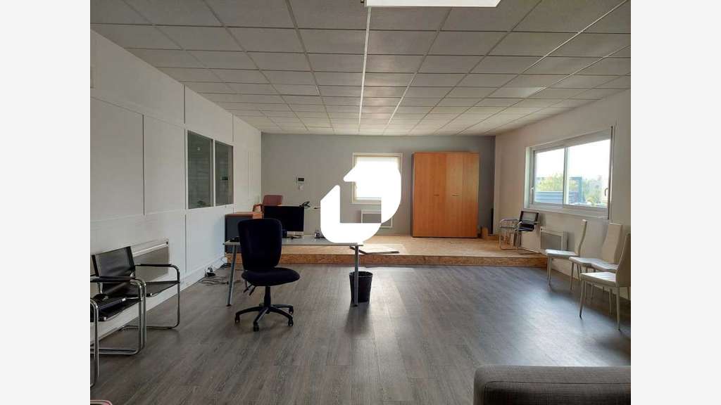 A louer Local d'activité 320m² Elancourt