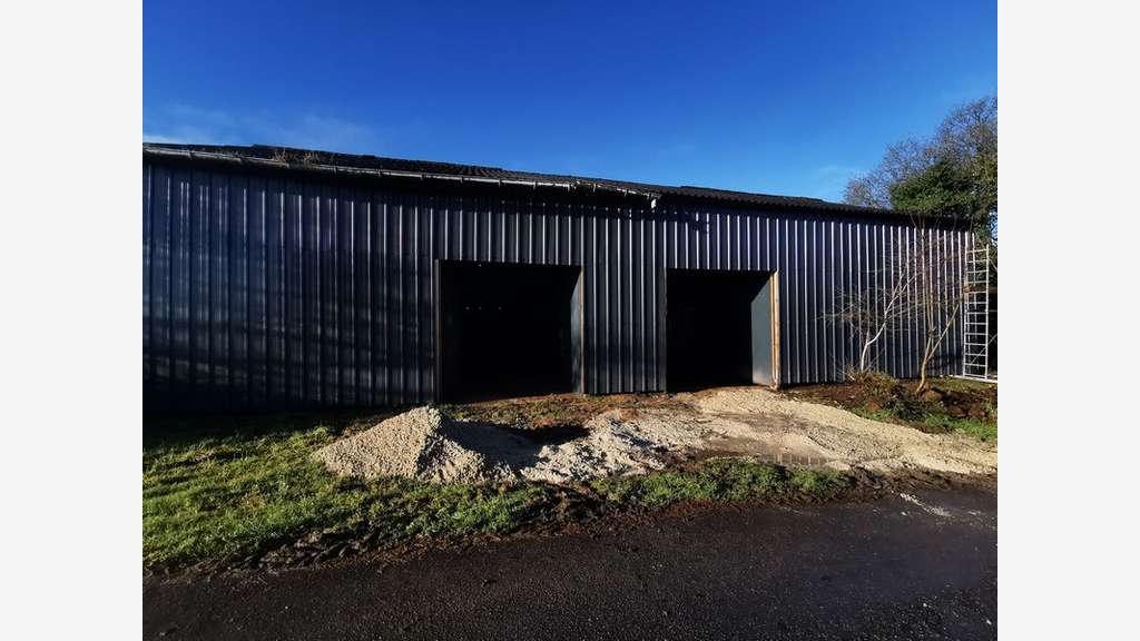 LOCAL D'ACTIVITÉ / STOCKAGE - 100 À 198,50 m²