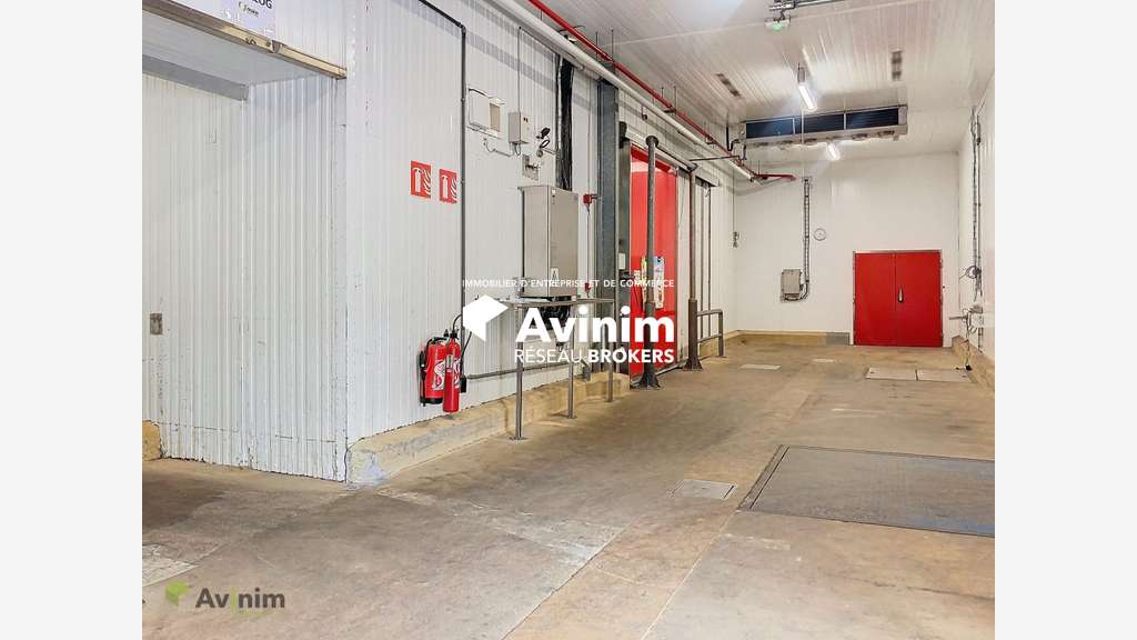 A louer locaux de stockage de 478m² en ZI Eloyes